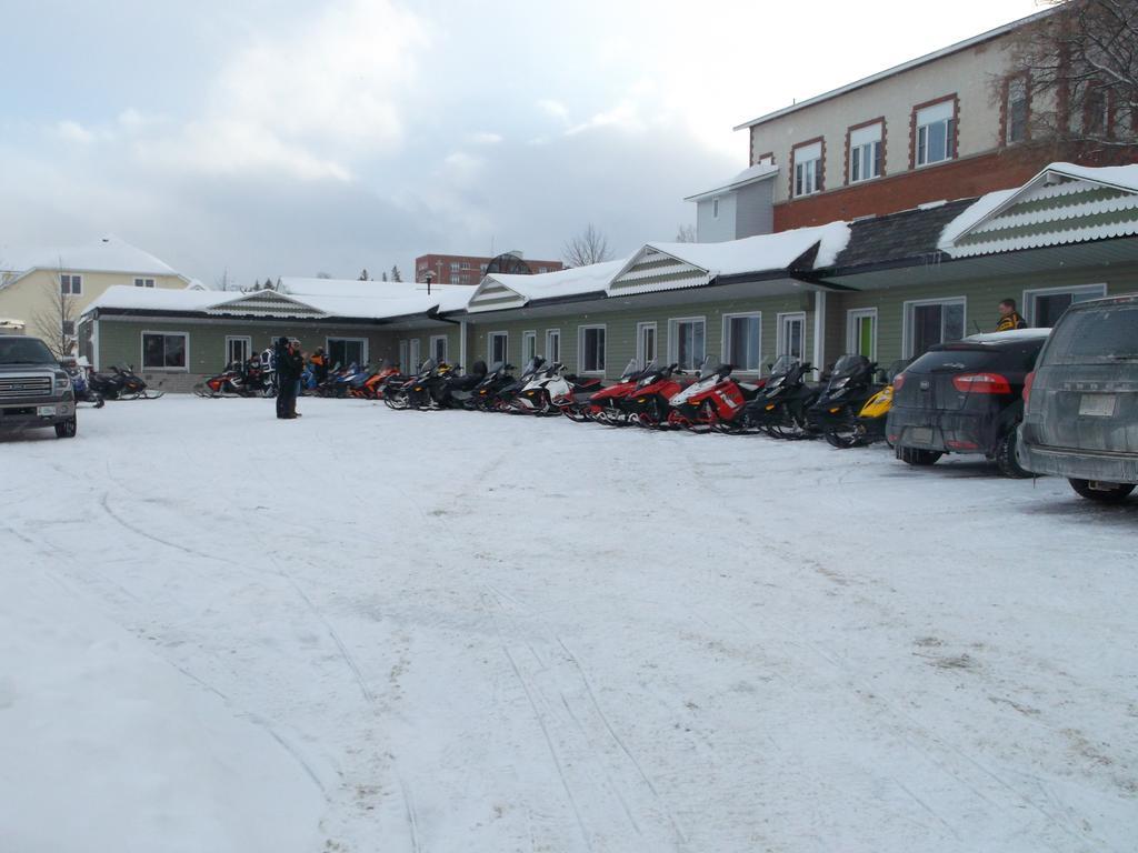 Haileybury Beach Motel Экстерьер фото